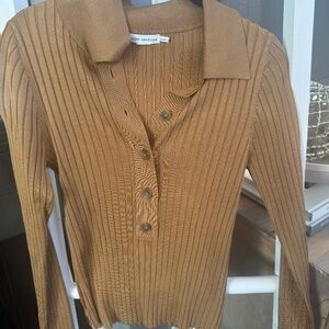 good American button top size 1/2, rust color
